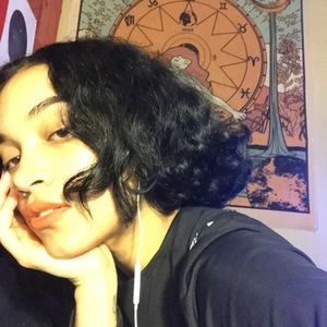 Meet your Posher, Taina